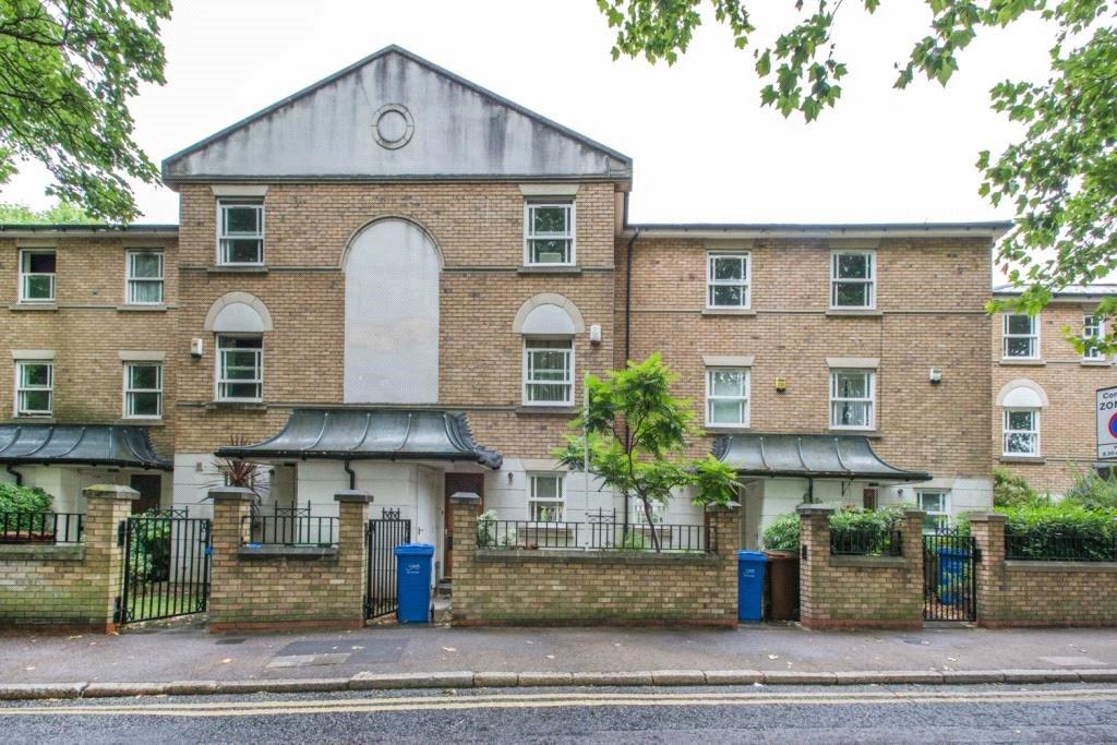 4 bedroom house for rent in Bethwin Road, London, SE5