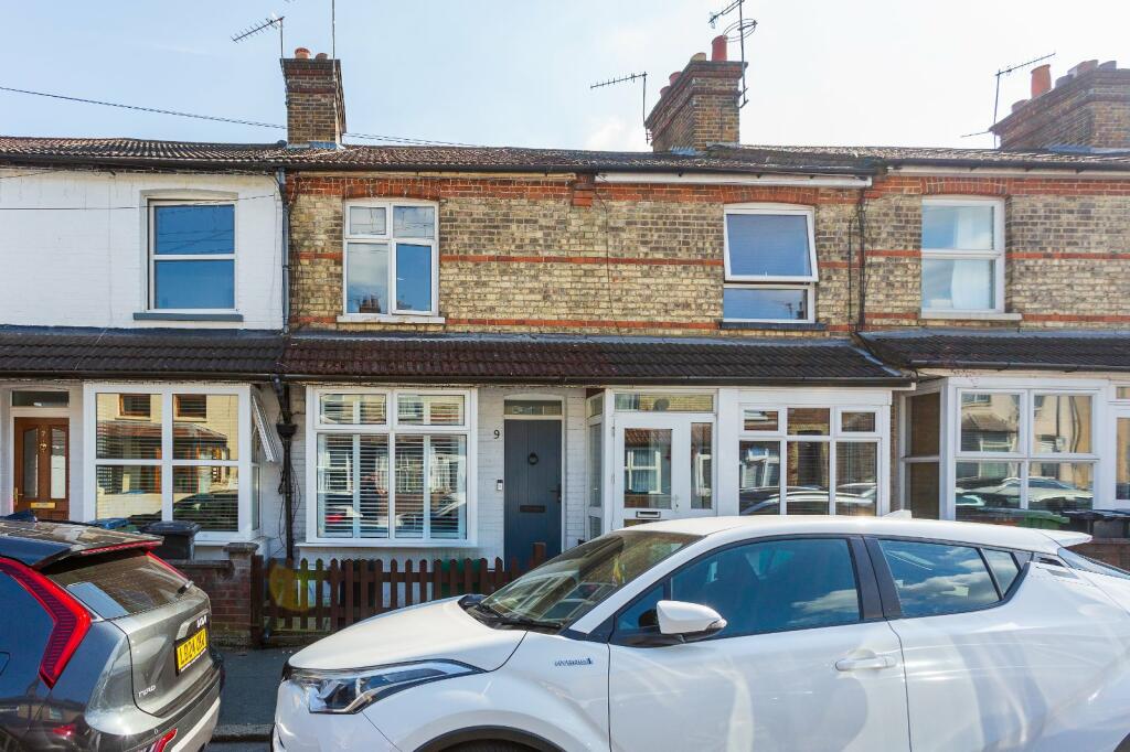 2 bedroom terraced house for sale in Lowestoft Road, Watford