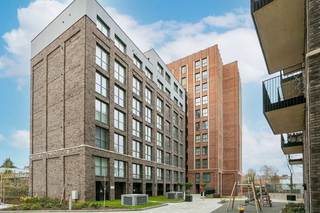 Main image of property: Chiltern Court, Watford, WD24