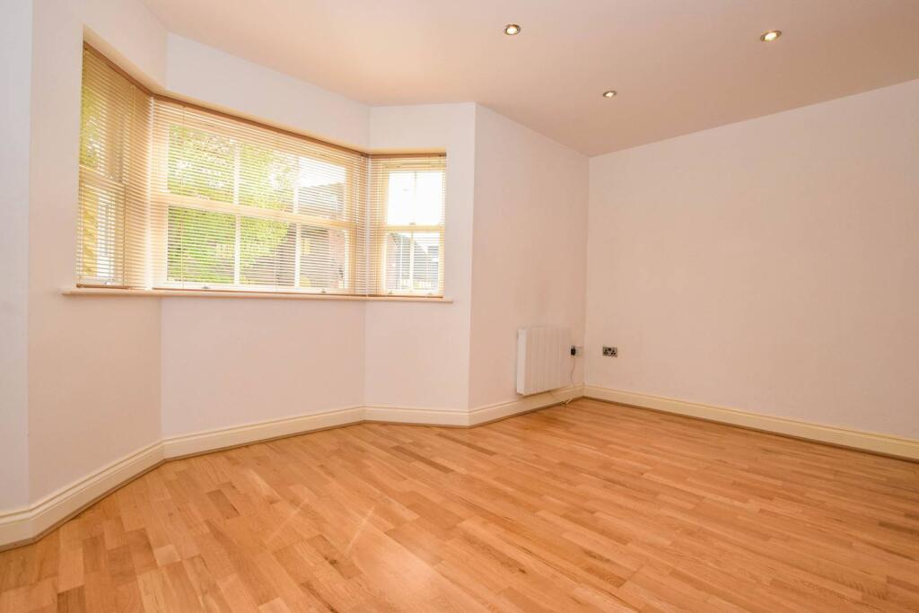 Main image of property: Rosslyn Road, Watford, WD18