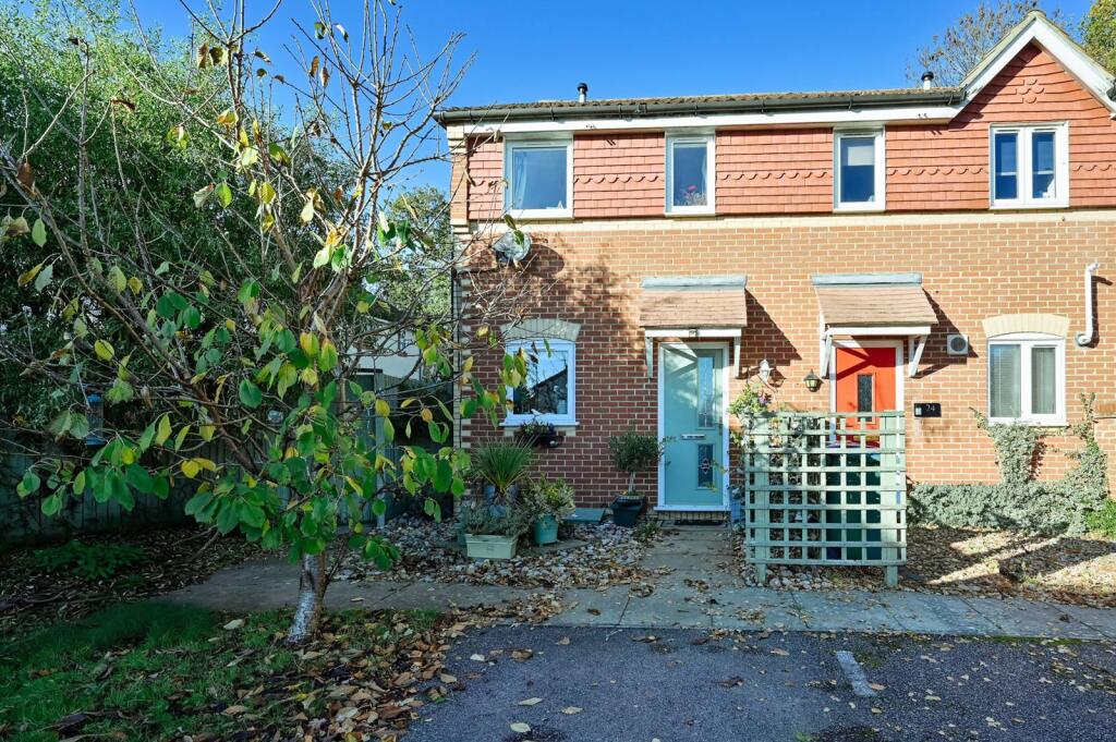 Main image of property: Lingmoor Drive, Watford, WD25