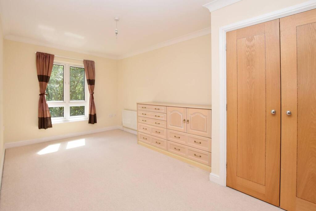 Main image of property: Metropolitan Place, WD18, Watford, WD18