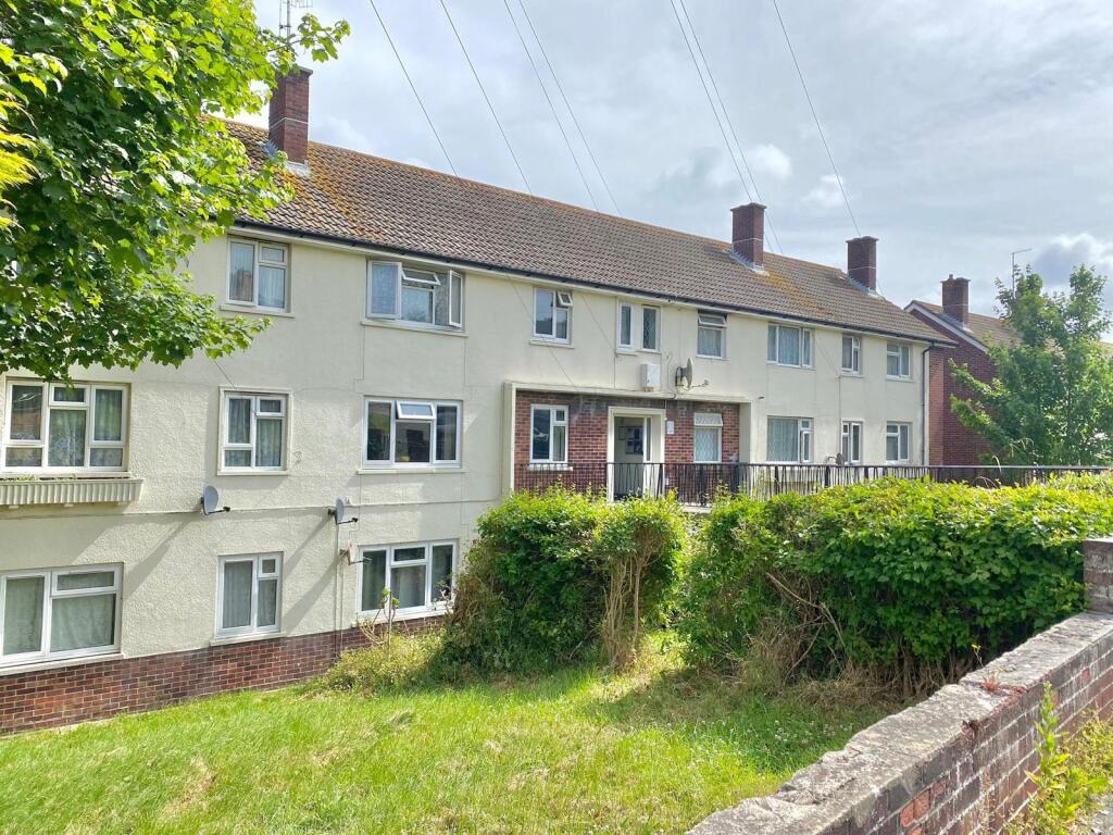 3 bedroom apartment for sale in Chickerell Road, Weymouth, DT4