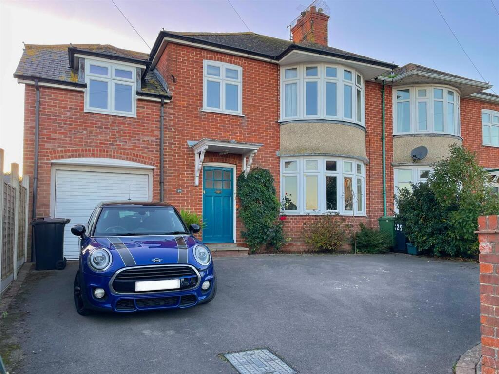 Main image of property: 29, Cleveland Avenue, Weymouth, Dorset, DT3 5AG