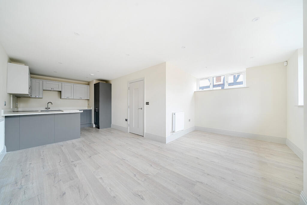 Main image of property: Farncombe Street, Godalming, GU7