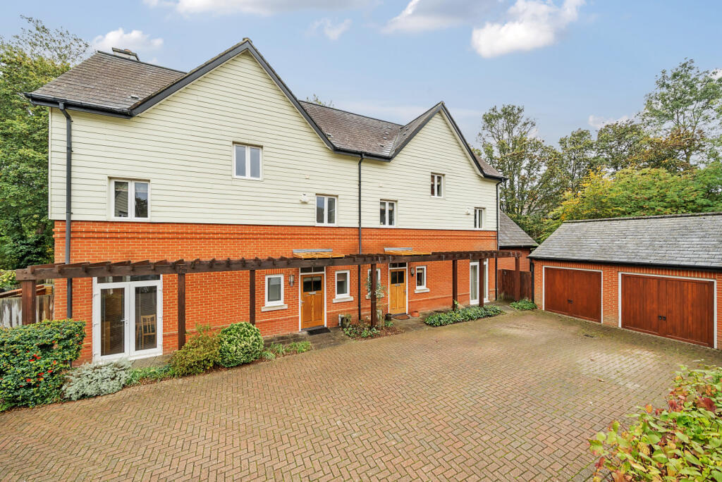 Main image of property: Princess Mary Close, Guildford, GU2