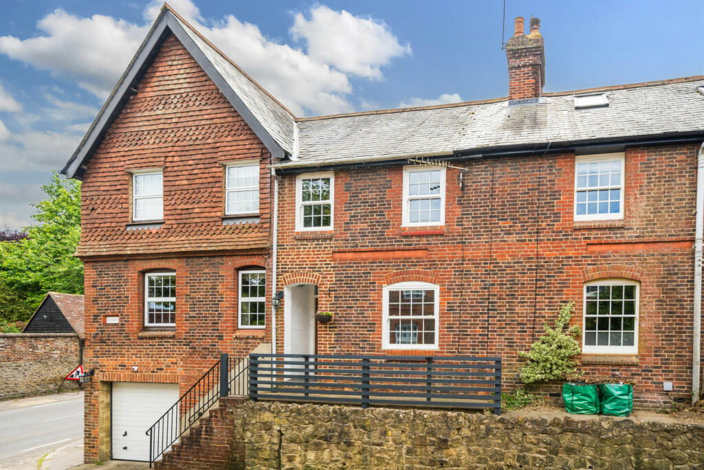 3 bedroom house for sale in Northfield, Witley, GU8