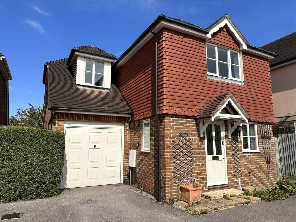 3 bedroom detached house for sale in Church Street, Rudgwick, RH12