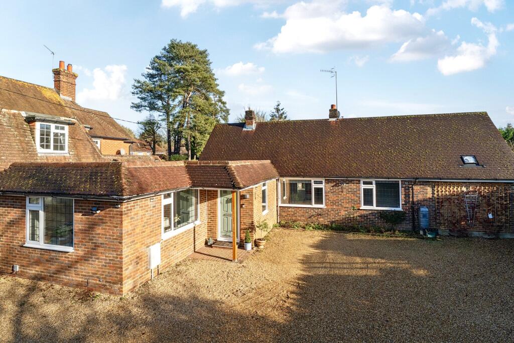Main image of property: Guildford Road, Cranleigh, GU6