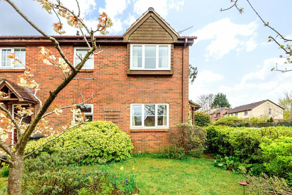 1 bedroom end of terrace house for sale in St. Peters Gardens