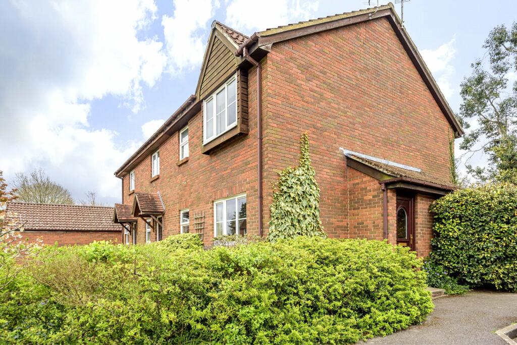 1 bedroom end of terrace house for sale in St. Peters Gardens