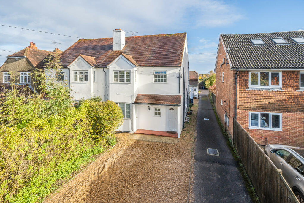2 bedroom for sale in Little Green Lane, Farnham, GU9