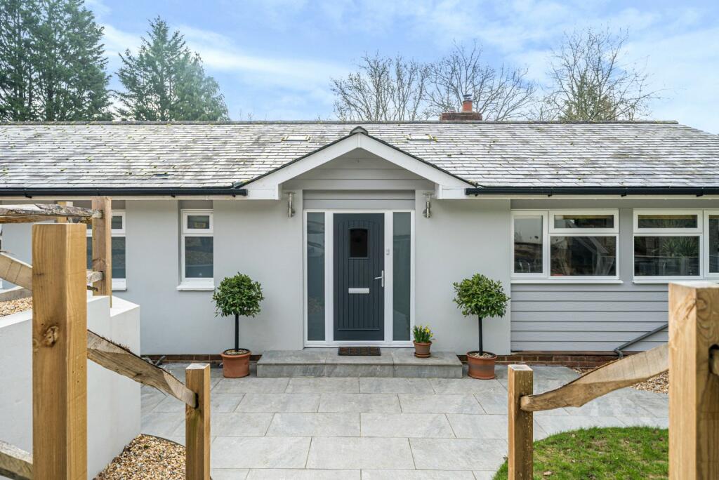 5 bedroom bungalow for sale in Longhope Drive, Wrecclesham, Farnham, GU10