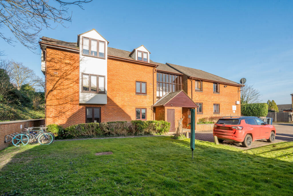 Main image of property: St. James Terrace, Farnham, GU9