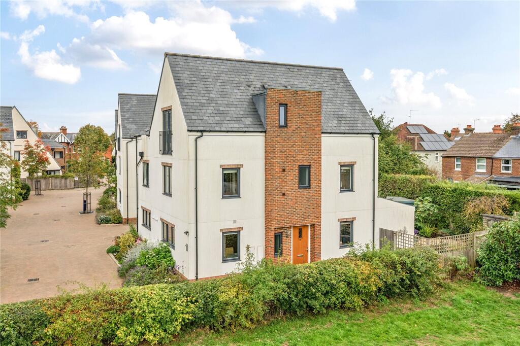 Main image of property: Langham Court, Farnham, GU9
