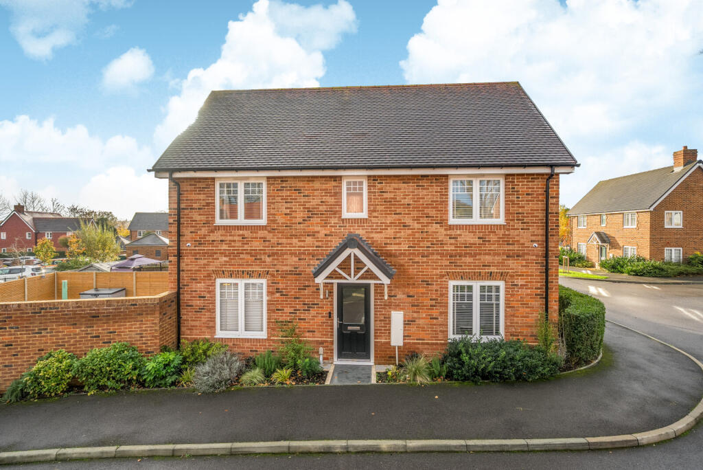 Main image of property: Keepsake Close, Farnham, GU9