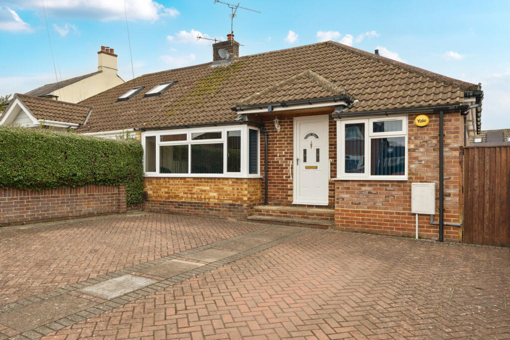 Main image of property: Upper Weybourne Lane, Farnham, GU9