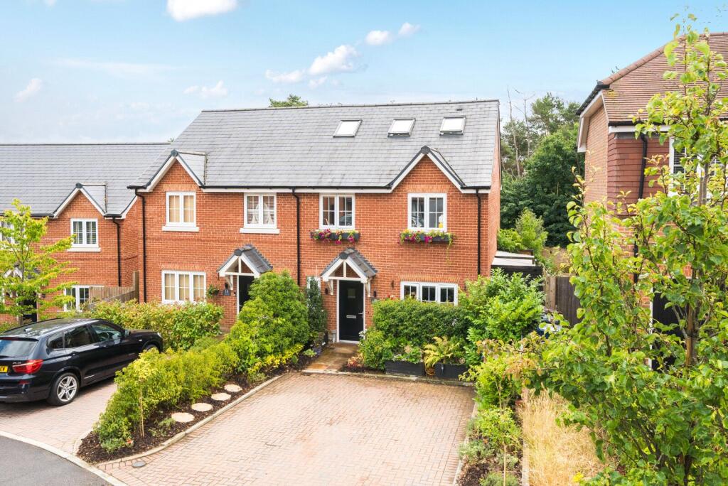 Main image of property: Stable Close, Wrecclesham, Farnham, GU10