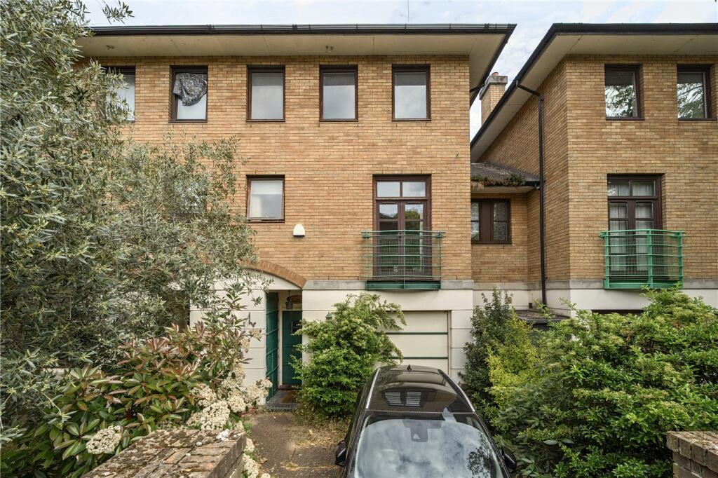 Main image of property: Plover Way, London, SE16