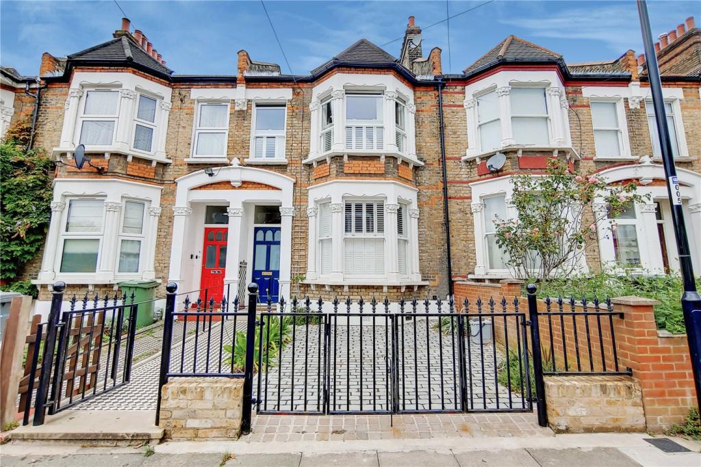 4 bedroom terraced house for sale in Northwood Road, London, SE23