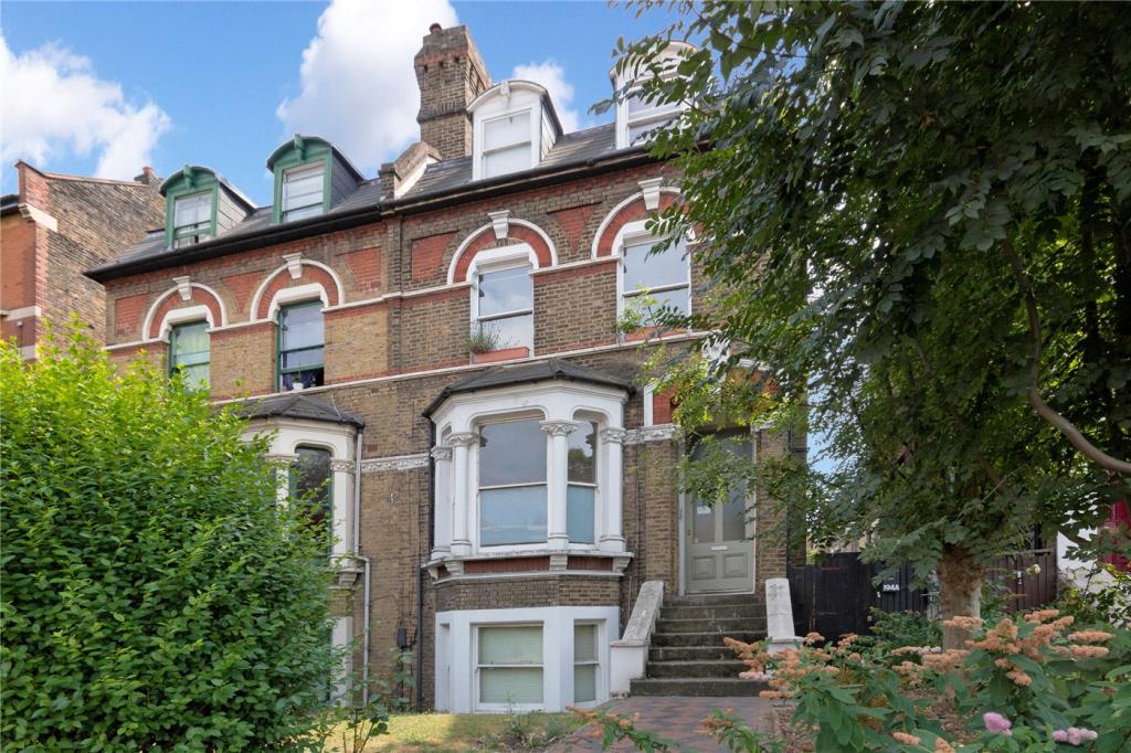 2 bedroom apartment for sale in New Cross Road, London, SE14