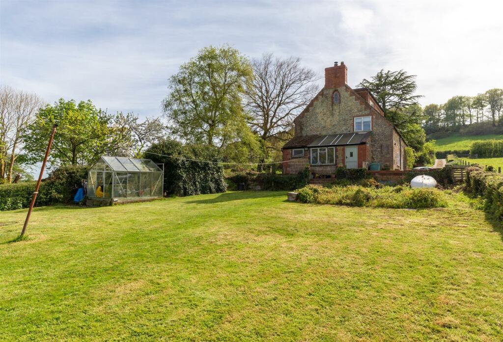 4 bedroom house for sale in Carisbrooke, Isle of Wight, PO30