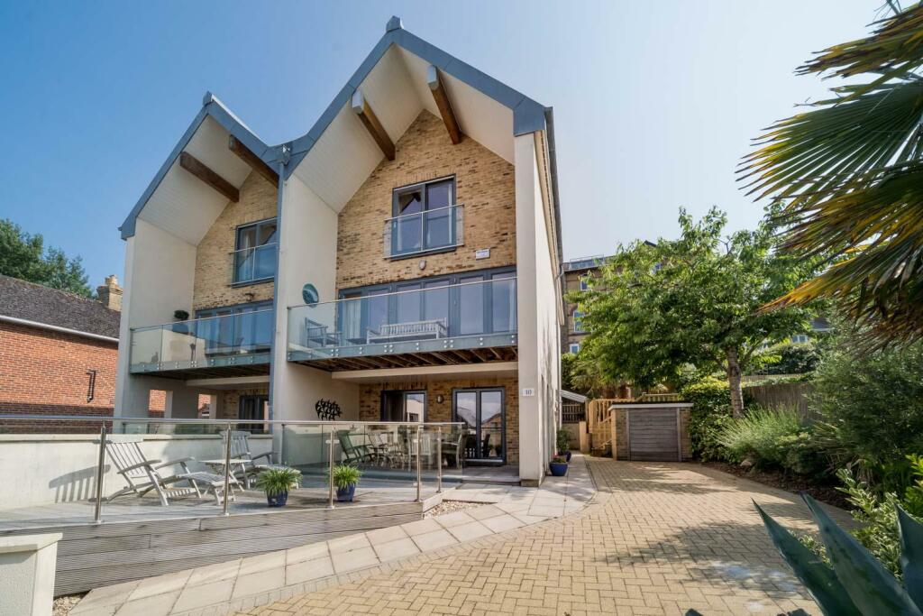 4 bedroom semidetached house for sale in Cowes, Isle of Wight, PO31