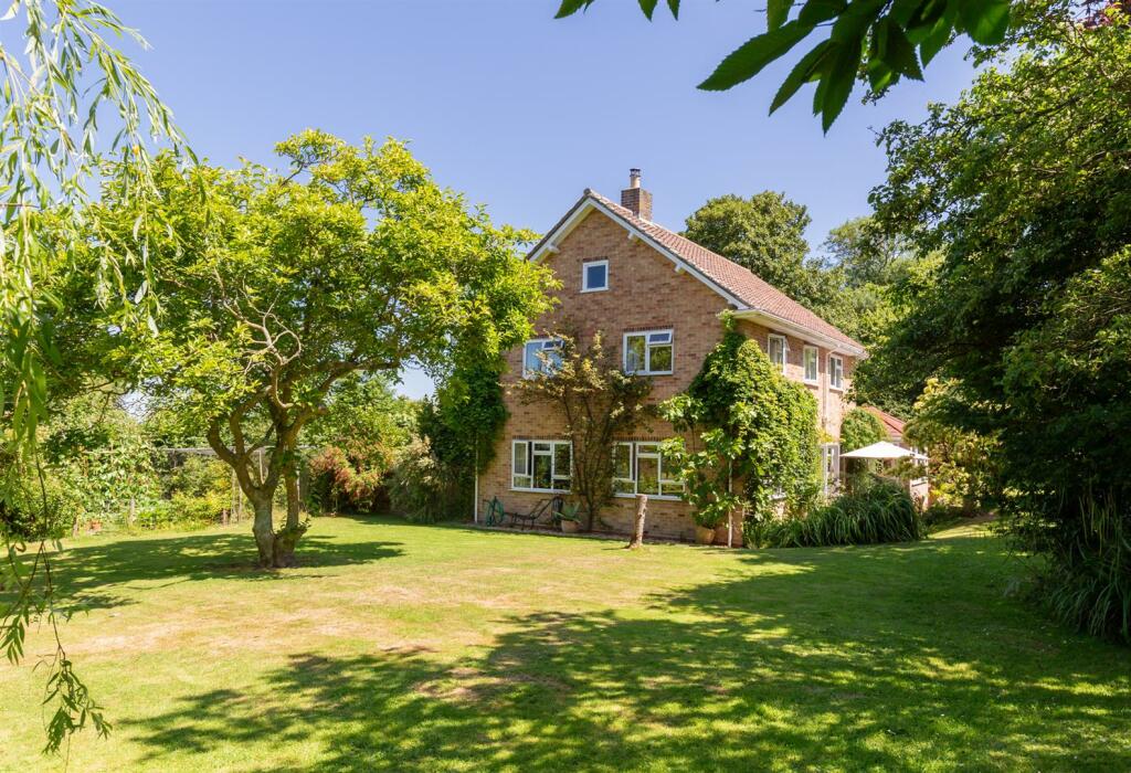 4 bedroom house for sale in Whitwell, Isle of Wight, PO38