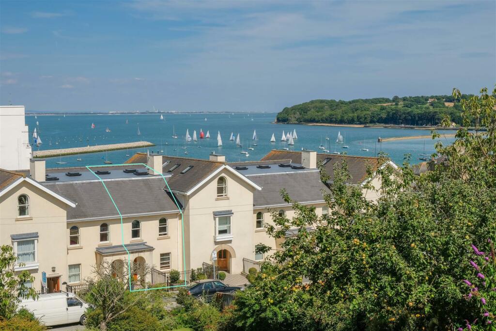 3 bedroom town house for sale in Cowes, Isle of Wight, PO31
