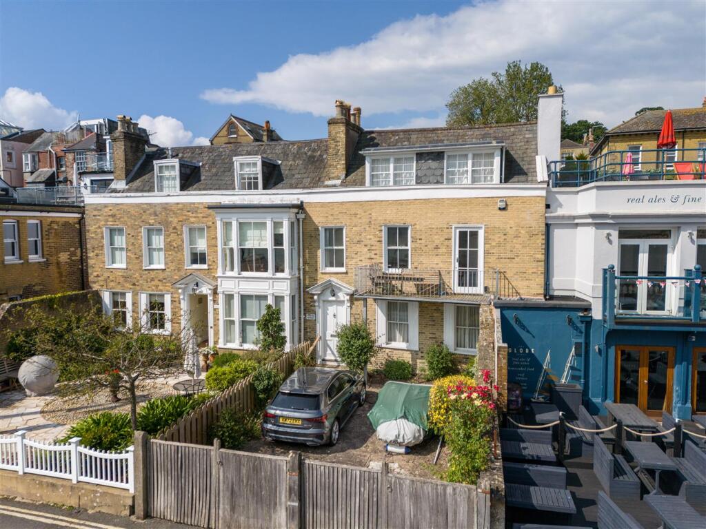 Main image of property: Cowes, Isle of Wight