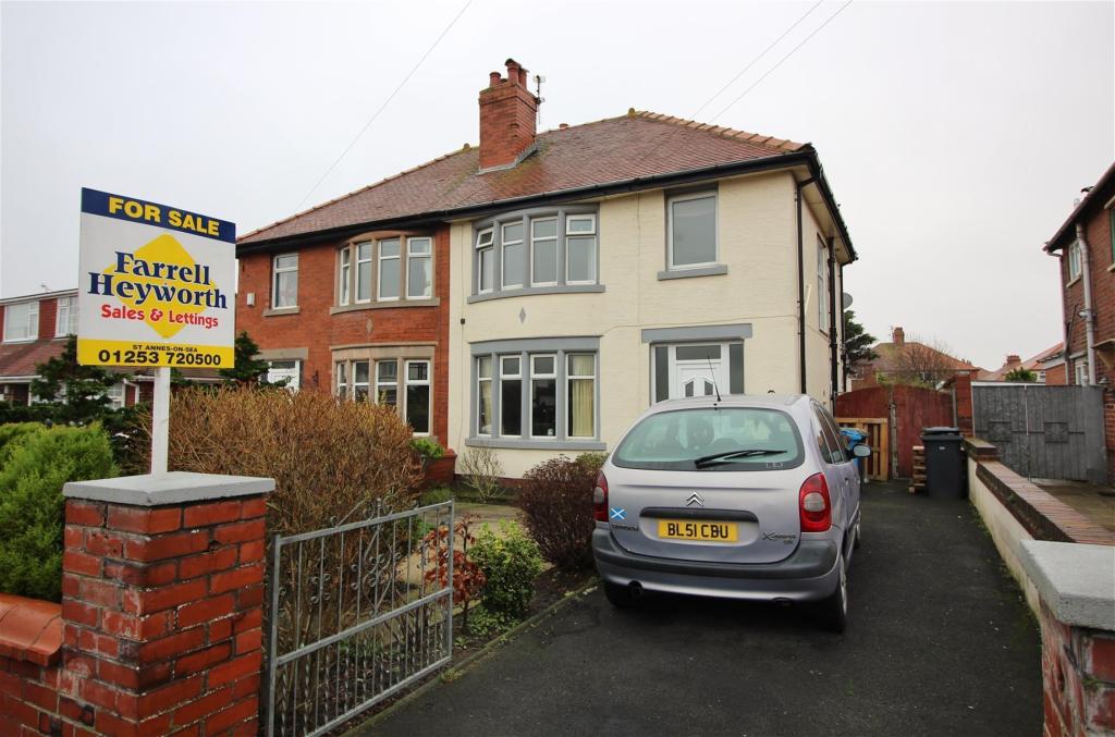 1 bedroom flat for rent in St Leonards Road East, Lytham St. Annes, FY8