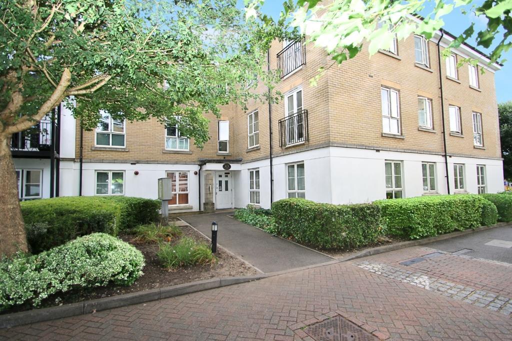 Main image of property: Knaphill