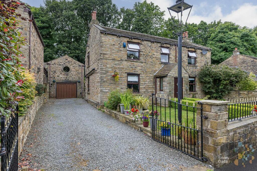 4 bedroom house for sale in Croft House Cottage, Upper Hopton, Mirfield