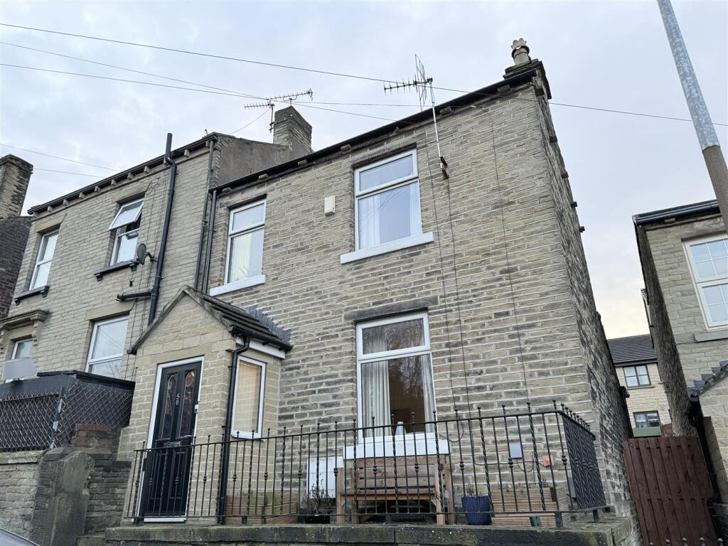 Main image of property: High Street, Cleckheaton