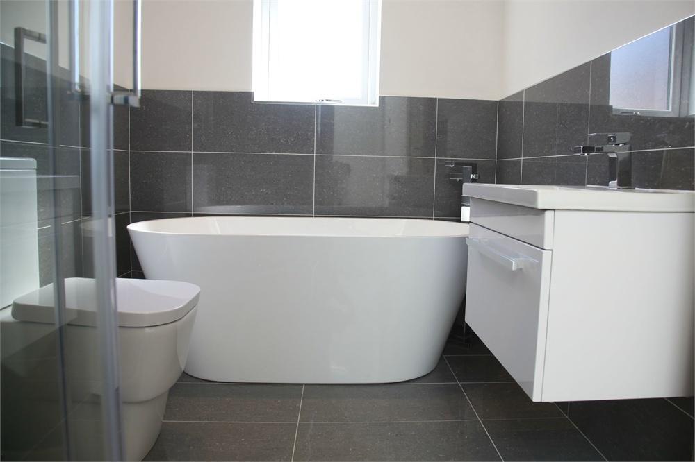 Martin Dyson Homes,Bathroom