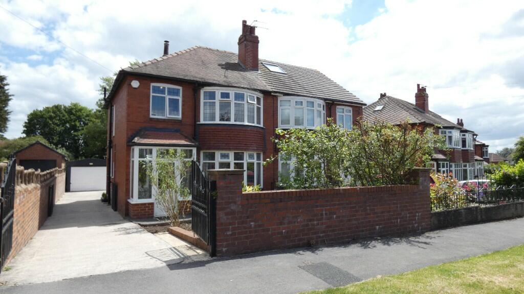 3 bedroom semidetached house for sale in Montagu Crescent, Leeds, West