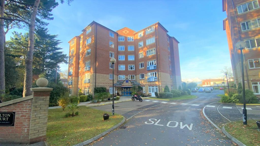 2 bedroom retirement property for sale in Lindsay Road, Poole, BH13