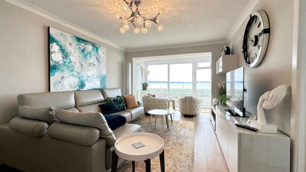 2 bedroom apartment for sale in Chaddesley Glen, Sandbanks, POOLE, BH13