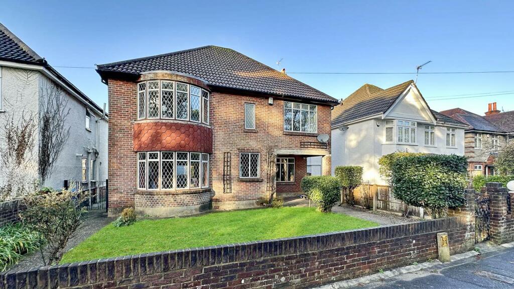 4 bedroom house for sale in Canford Cliffs Road, Canford Cliffs, BH13