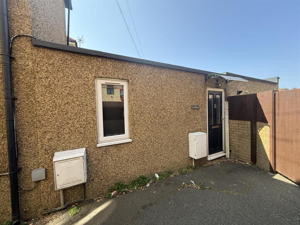 Main image of property: Kingsway, Hove