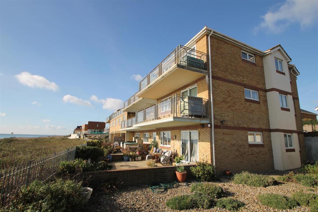 Main image of property: 9 Admiral Court,14-16 Brighton Road, Lancing, West Sussex