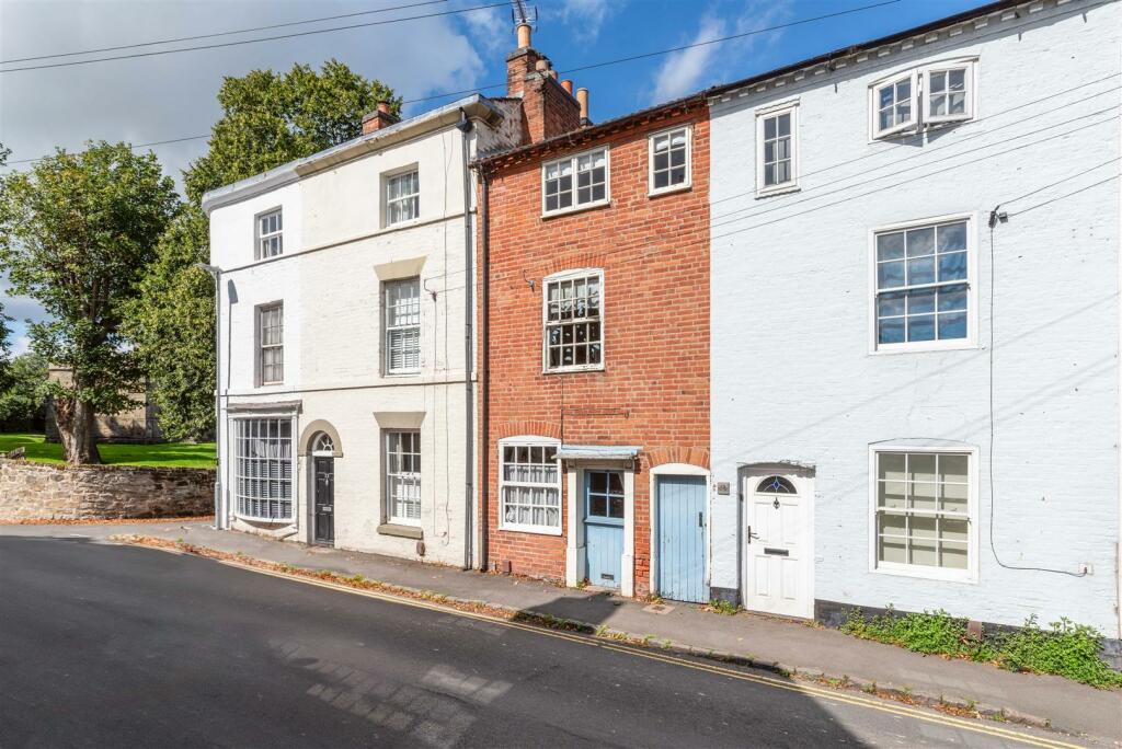 2 bedroom terraced house for sale in Clapgun Street, Castle Donington
