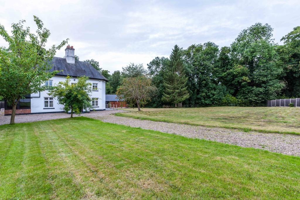 4 bedroom detached house for sale in Park Lane, Castle Donington, DE74