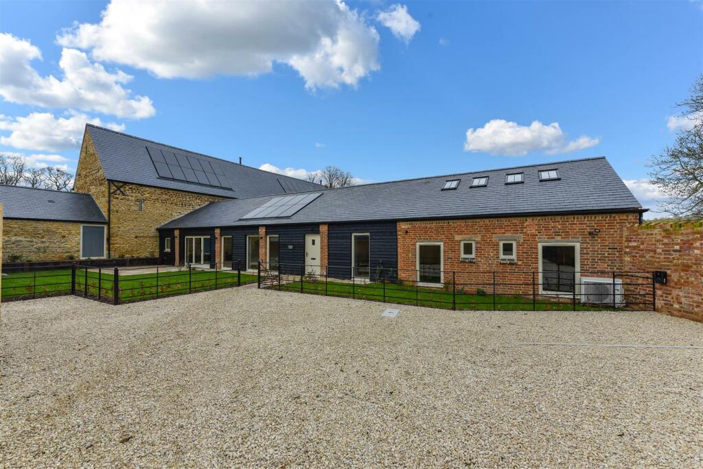 4 bedroom barn conversion for sale in Wellingborough Grange Farm, Hardwick Road, Wellingborough, NN8
