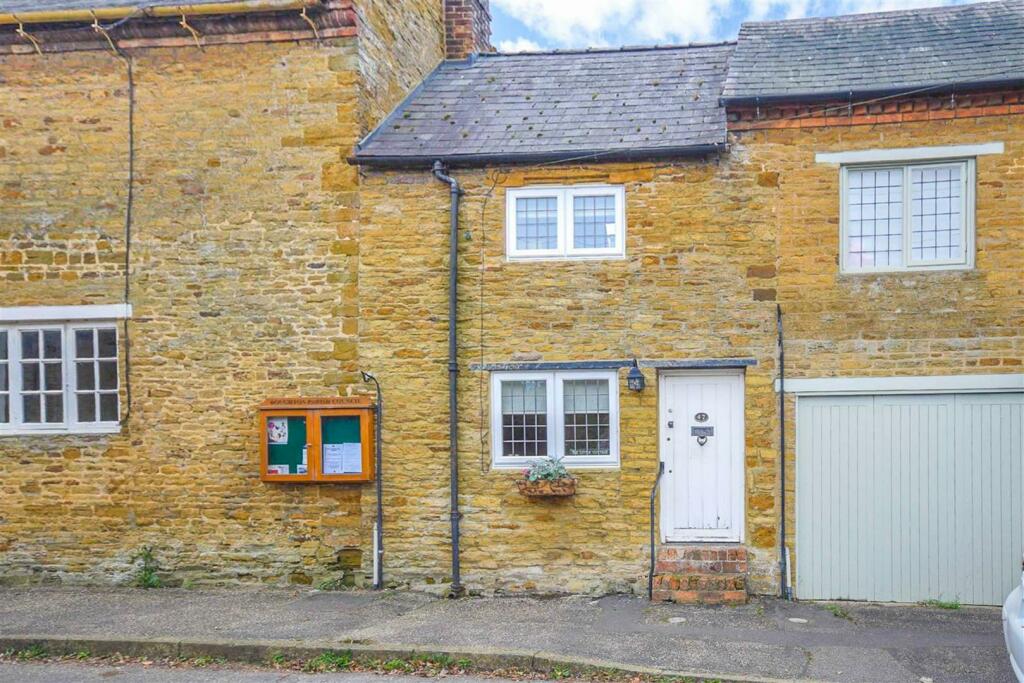 1 bedroom cottage for sale in Church Street, Boughton, Northampton, NN2