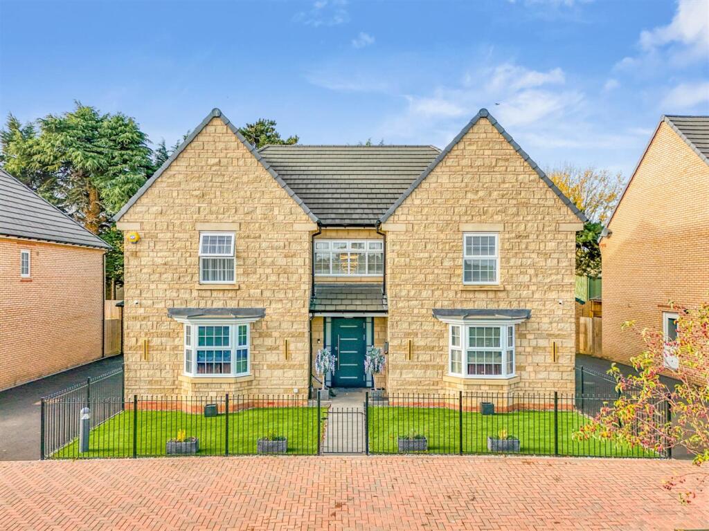 Main image of property: 36 Beaufort Row, Overstone, Northampton