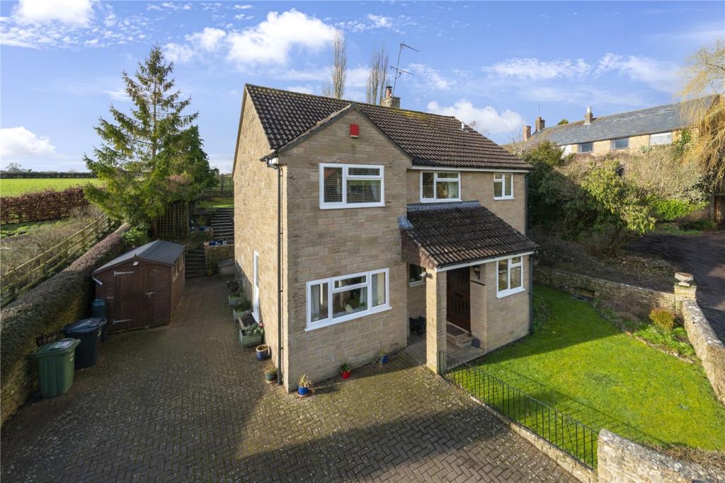 4 bedroom detached house for sale in Lower Kingsbury, Milborne Port