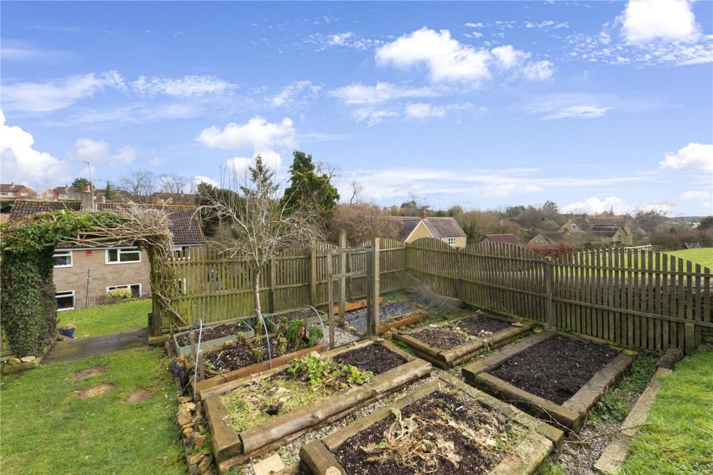 4 bedroom detached house for sale in Lower Kingsbury, Milborne Port