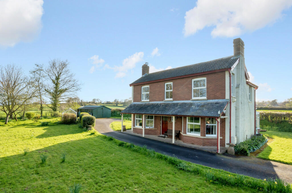 3 bedroom detached house for sale in Forton Road, Chard, Somerset, TA20