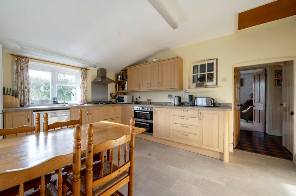 3 bedroom detached house for sale in Forton Road, Chard, Somerset, TA20